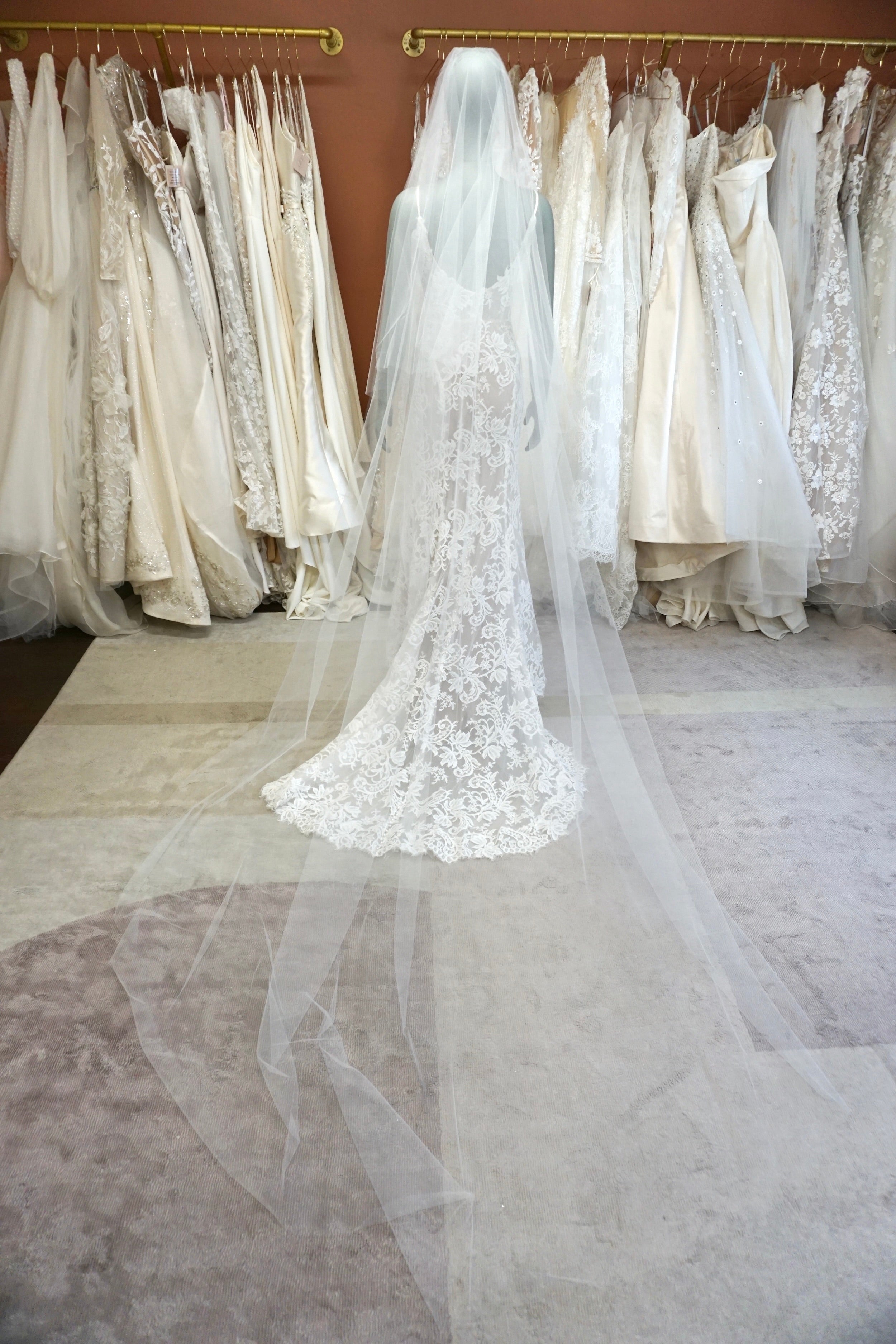 Monique lhuillier discount cathedral veil