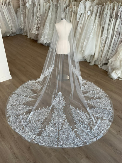 Pnina Tornai - 4881 Veil