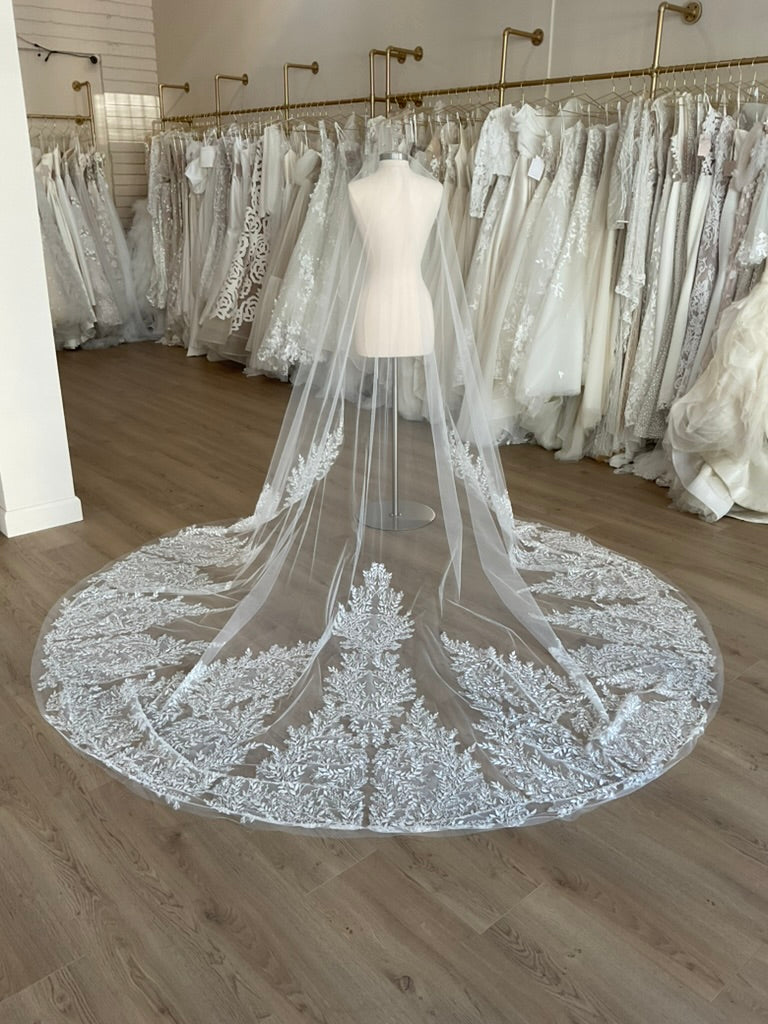 Pnina Tornai - 4881 Veil