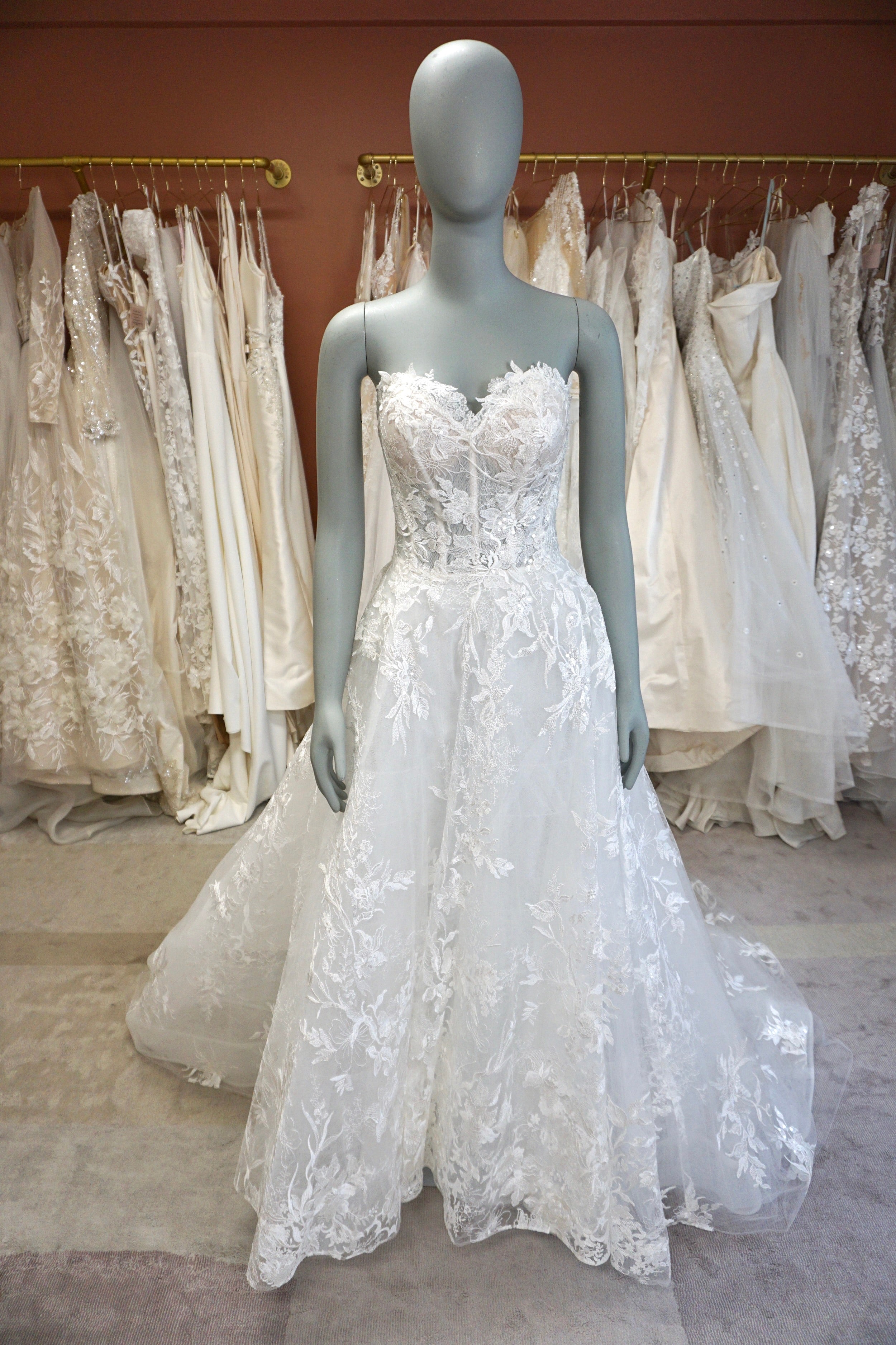 Monique lhuillier hot sale wedding gowns