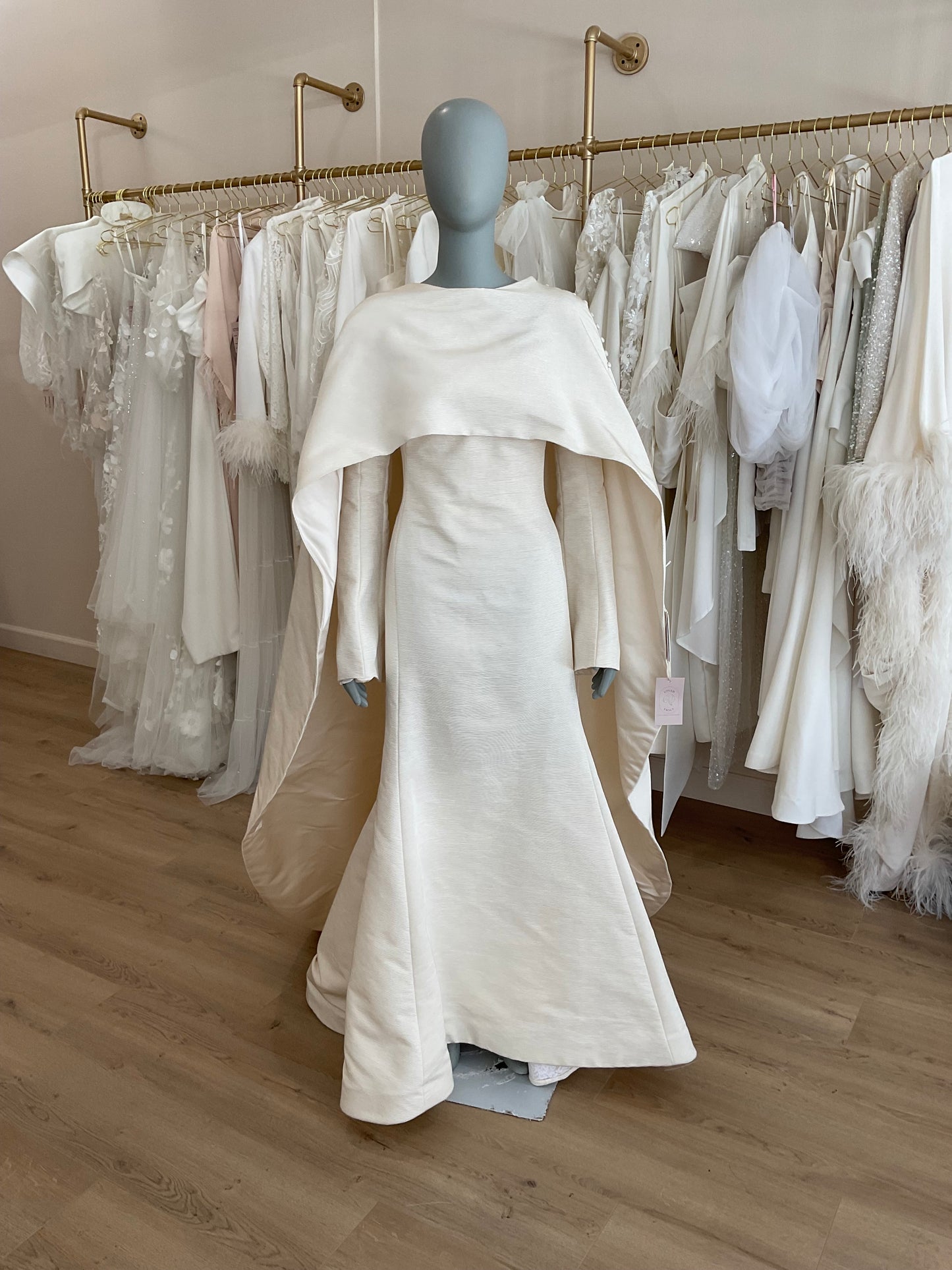 Steven Birnbaum Bridal - Solange w/cape (6)