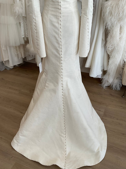 Steven Birnbaum Bridal - Solange w/cape (6)