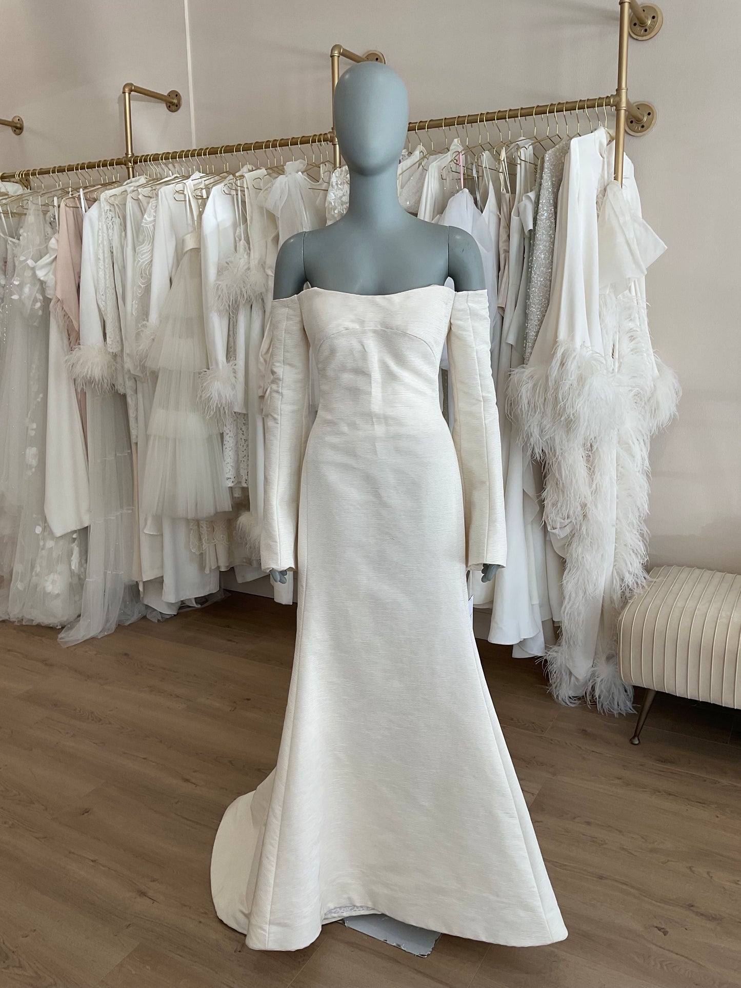 Steven Birnbaum Bridal - Solange w/cape (6)