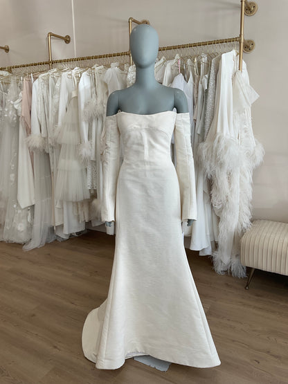 Steven Birnbaum Bridal - Solange w/cape (6)